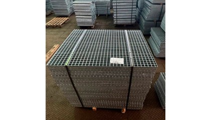 Решетчатый прессованный настил P Zn 33x33 / 25x3 Ст3пс фото решетчатый прессованный настил P Zn 33x33 / 25x3 Ст3пс купить в Ярославлe